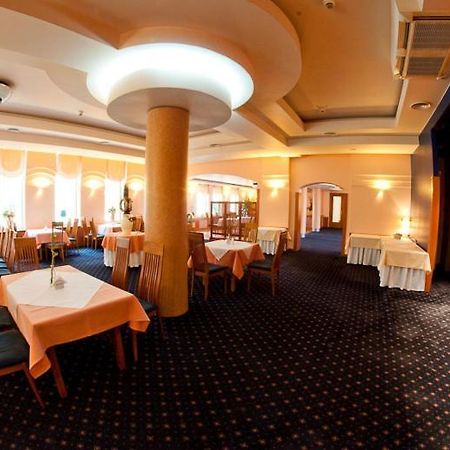 Hotel Naramowice Poznań Étterem fotó