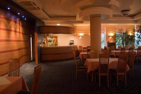 Hotel Naramowice Poznań Étterem fotó