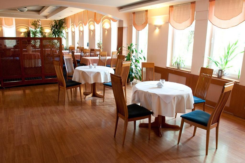 Hotel Naramowice Poznań Étterem fotó