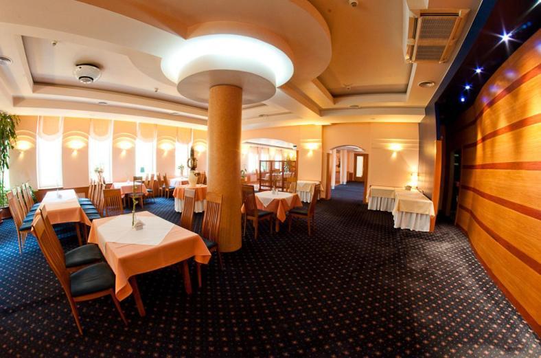 Hotel Naramowice Poznań Étterem fotó